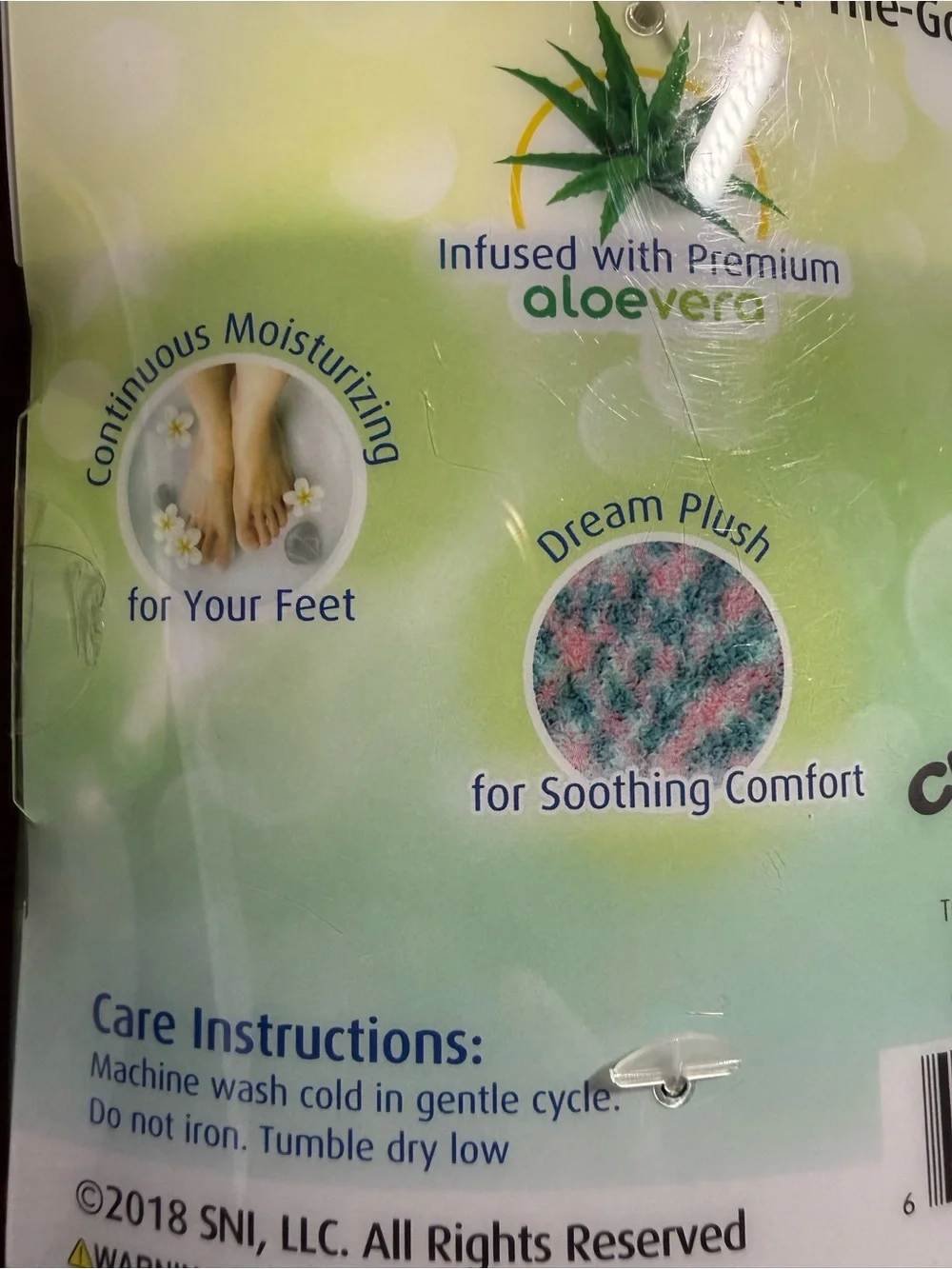 Cloudz Plush Aloe Spa Socks– Moisturizing Comfort - 2 pair pack *NEW